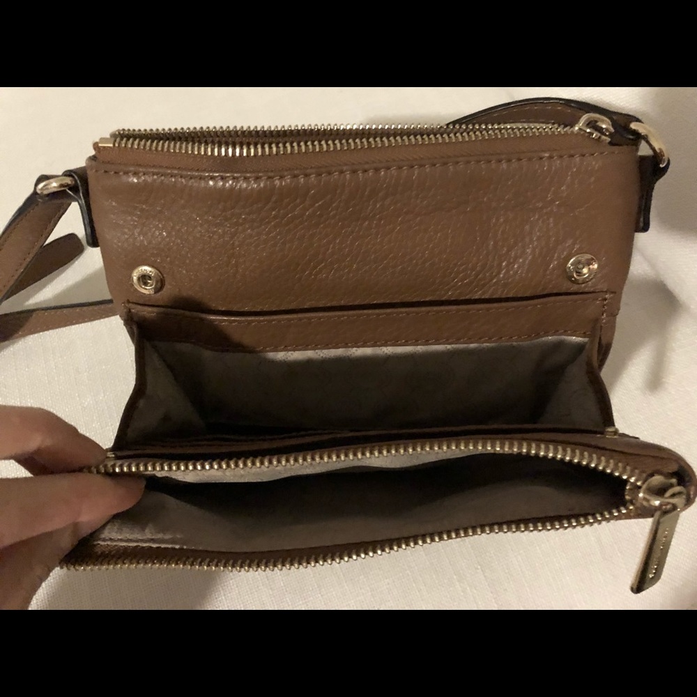 Micheal Kors Crossbody Bag - Picture 3 of 3